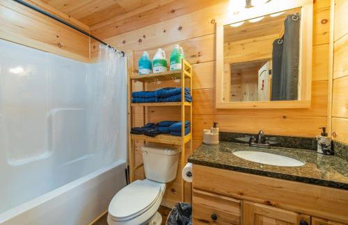 Cozy Modern 2-Bedroom Cabin Getaway - Foto 13