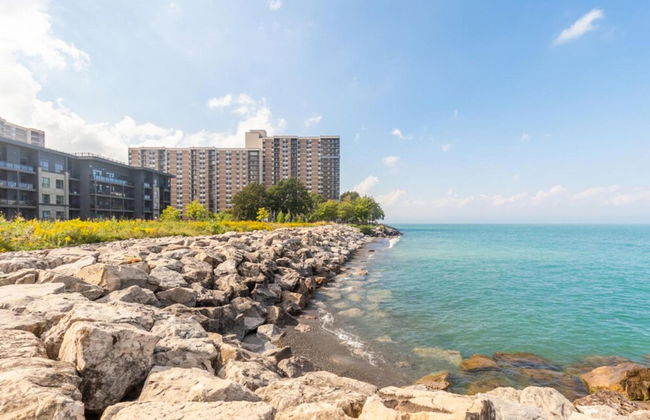 Lakeshore 3BR 2 5BA Townhome 1 min to the Beach - Photo 67
