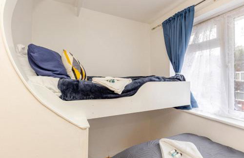 Modern & Spacious 3BR House Bracknell - Berkshire - Photo 17