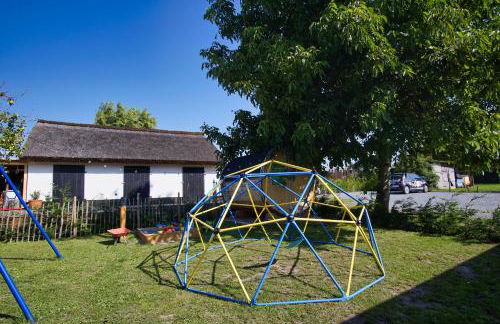 nah am Meer, ruhige Lage, gratis Nutzung vom AHOI Erlebnisbad und Sauna in Sellin - Haus Büdnerstube FeWo 5 - Foto 18