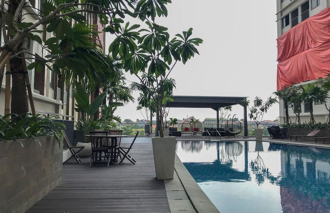 Homey and Well Furnished Studio LRT City Jatibening Apartment - Photo 18