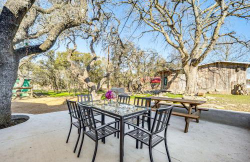 Pin Oak Farmhouse with Patio in Dripping Springs - Foto 2