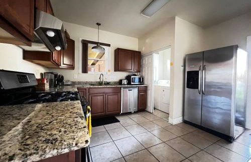 Spacious Room in shared home 9 Min to Convention Center - Foto 4