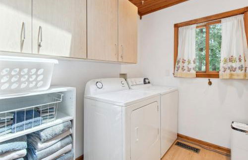 Serene Yellville Retreat with Hot Tub on 85 Acres - Foto 17