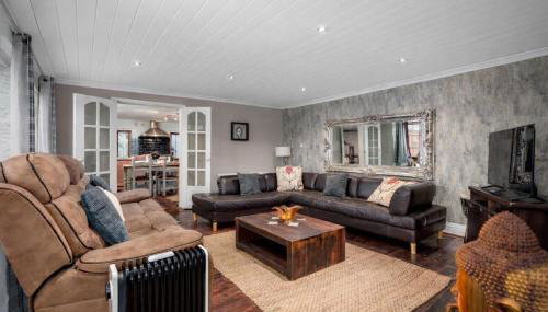 6 Bedroom - The Old Bakehouse Historic Home - Foto 3