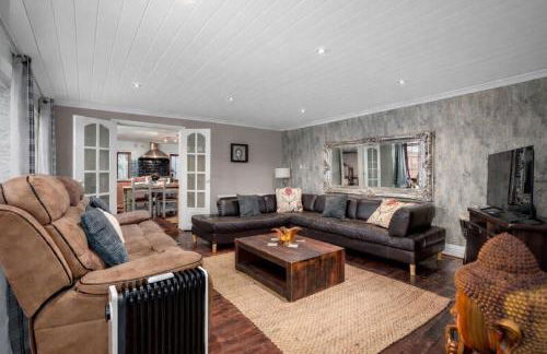 6 Bedroom - The Old Bakehouse Historic Home - Foto 3