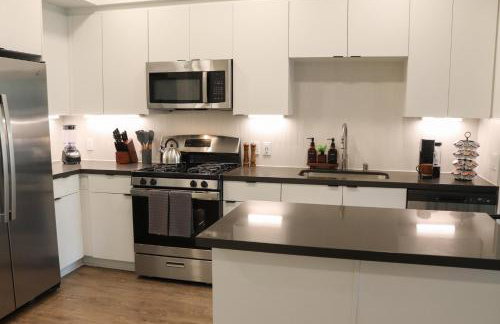 Resort-Style APT with Pool, Gym & Parking 10min to Disneyland - Foto 57