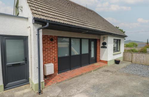 Greenfields - Photo 1