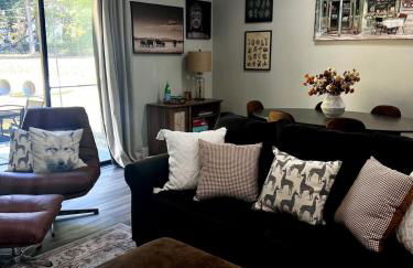 Quiet Stylish Stay with Office Space near Downtown - Foto 34