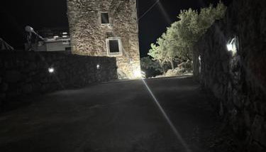 Nigos - Foto 1