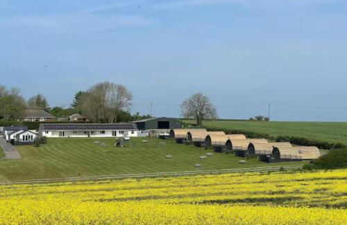 Blackbird Lodge - 2 bed with aircon, hottub, AC, accessible, stunning views - Photo 22