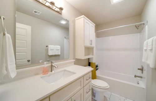 Private Yard and Patio Brand New Glenpool Getaway! - Foto 16