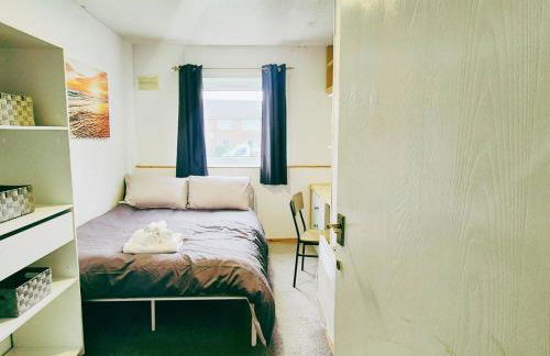 Comfy 3BR Flat on Quiet Street in Wollaton - Foto 27