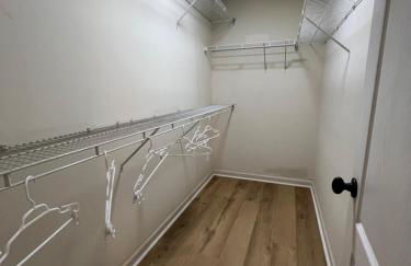 Spacious Gorgeous 3bd home with large deck Close to EVERYTHING - Foto 4