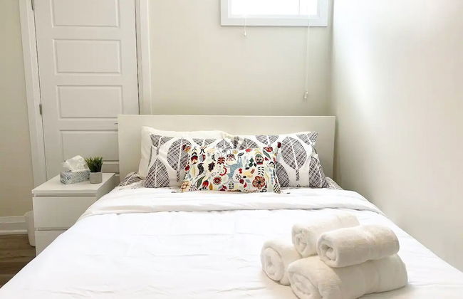 Brand New Basement Apt next to Beach & Go Train - Foto 3