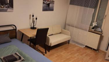 Kleines Appartement mit Terasse - Foto 5