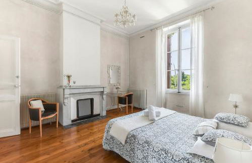 Les Bellevue Cité "3 Apartments, 1 with Garden & Private Parking, Aircon, WiFi, Free Public Car Park, 1 km from Cité" - Foto 9