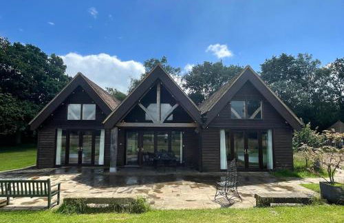 The Mill House on the Brooks South Downs West Sussex Sleeps 15 - Foto 2