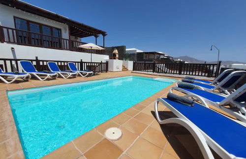 Lujosa Villa 4 hab Piscina, Jacuzzi y Vistas Mar - Photo 1