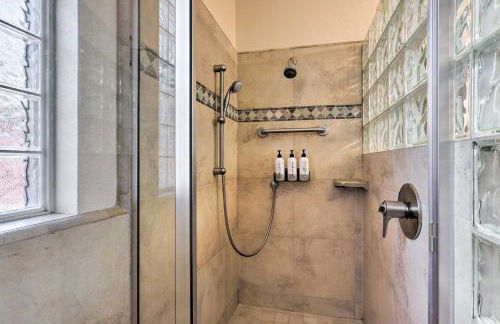 Spacious Folsom Getaway with Pool and Hot Tub! - Foto 18