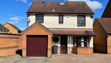 Large, 3 Floors, Sleeps 16, 4 Baths, 5 Parking, Semi rural Leicester - Foto 5