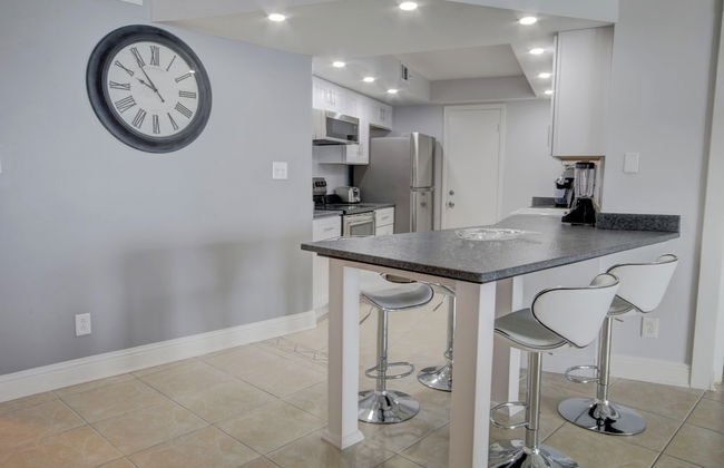 455 El Matador 1 Bedroom Condo by RedAwning - Foto 6