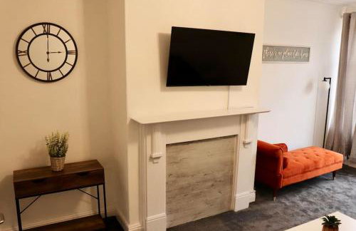 Charming 3 Bedroom Property FREE WiFi & Parking - Foto 13