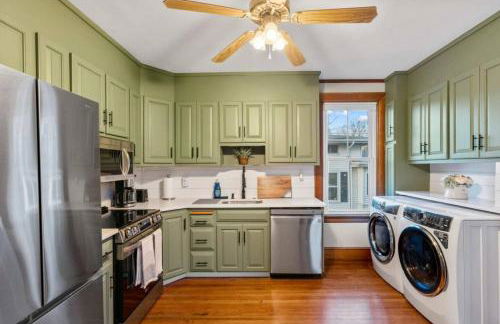 25 Massive 5 BR in Downtown Southington - Foto 21