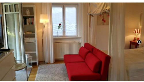 Schöner Bungalow mit Gartenterrasse und Teich - Foto 3