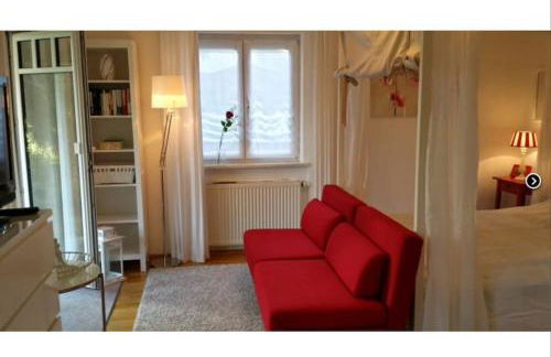 Schöner Bungalow mit Gartenterrasse und Teich - Foto 3