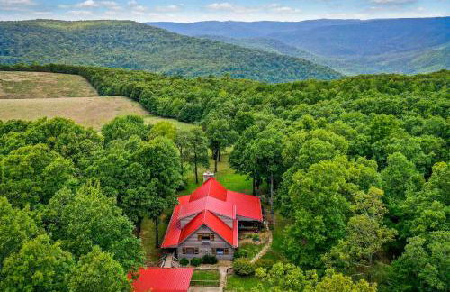 Charming Cabin with Hot Tub, Fire Pit and Views! - Foto 34