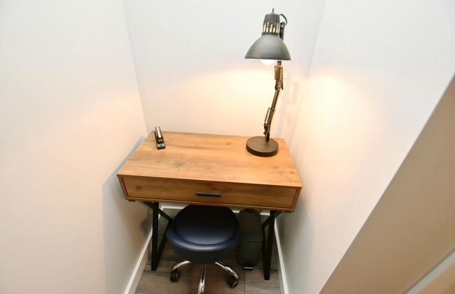 Modern 5 Bedroom Home Sleeps up to 12 15 min Walk to ND 2329 - Foto 30