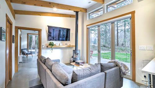 Heated Swim Spa! 15-Acre Cabin on Skykomish River - Foto 3