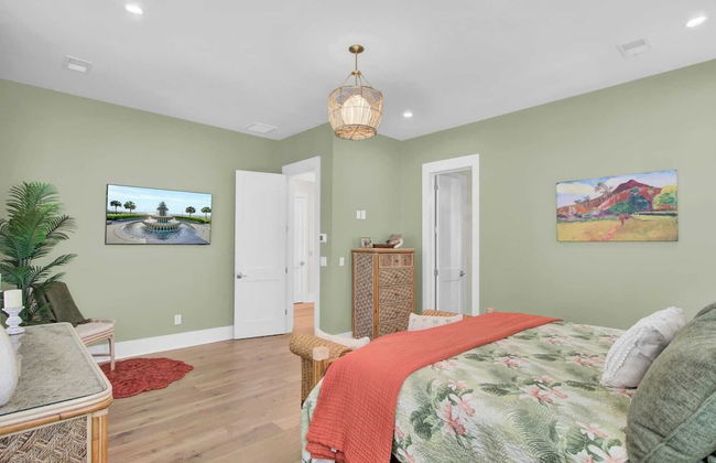 Walk to the Beach + Private Pool, Rooftop Terrace, Balcony 3602 Cameron - Foto 2