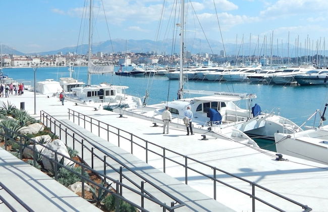 Modern apt Close to Znjan Beach, With big Terrace - Photo 36