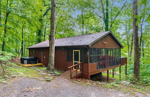 River Cabin w Hot Tub, Screened Porch & Fire Pit - Photo 26