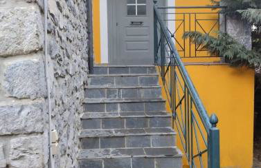 Vitina Number 5 House - Photo 3