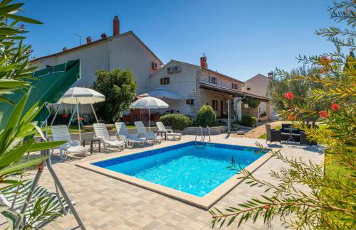 Holiday Home in Segotici With Private Pool - Foto 3