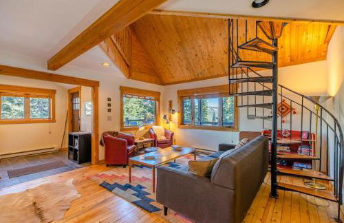 Cozy Cabin Perched on the Mountainside - Alpine Haus - Foto 19