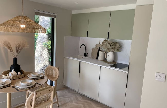 Stylish 4 Bed Home Close to Beach - Foto 50