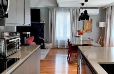 Pocono Chalet,Hot Tub,Arcade,Fireplace, Lake,Pool, Pet friendly, near Jim Thorpe No extra fees to use amenities - Foto 6