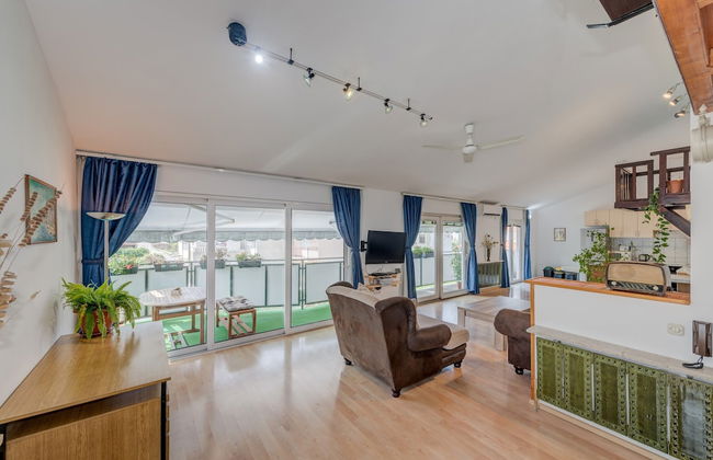 Spacious apartment Zvone with 3 balconies and parking - Foto 1