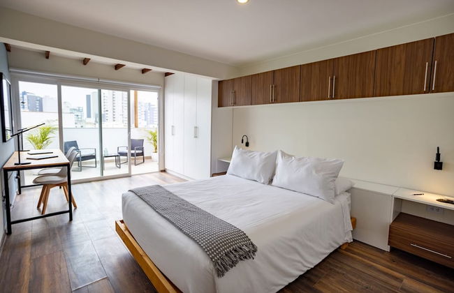 w Great 3BR Duplex With Terrace in Miraflores - Foto 13