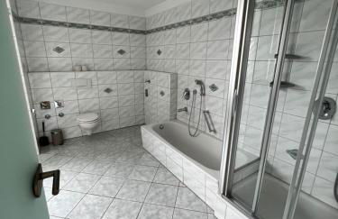 1-6 Pers DesignWohnung in zentraler Lage Wtal und Remscheid - Foto 9