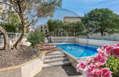 4 Bedroom Cozy Apartment In Srima - Foto 1