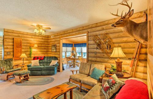 Fish and Hike Wooded Cabin 9 Mi to Lake Nebagamon! - Foto 1