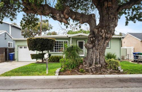 O-Side Beach Bungalow with Jaccuzi Blocks to beach - Photo 31
