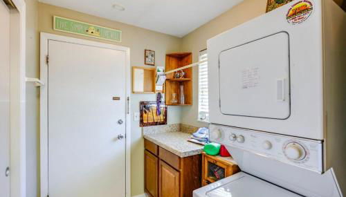 Spacious Home with Yard - 1 Mi to Ormond Beach - Foto 5