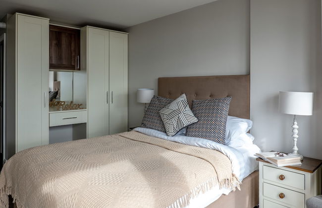 Galway Bay Sea View Apartments - Photo 24