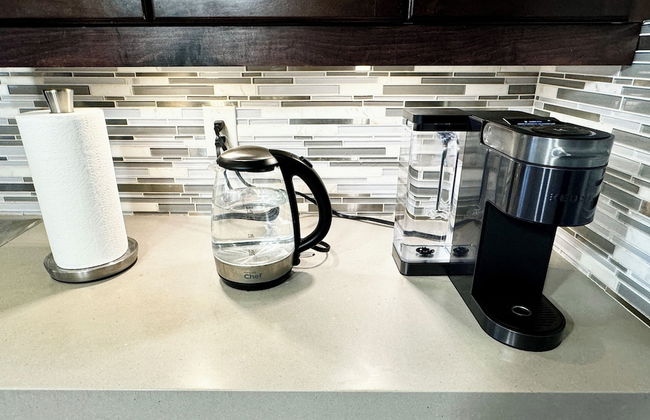 Spacious 4-Bedroom Retreat - Photo 10